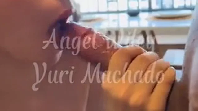 Magrinha Angel Wiley Fodendo Com Dois Amigos Cheinha